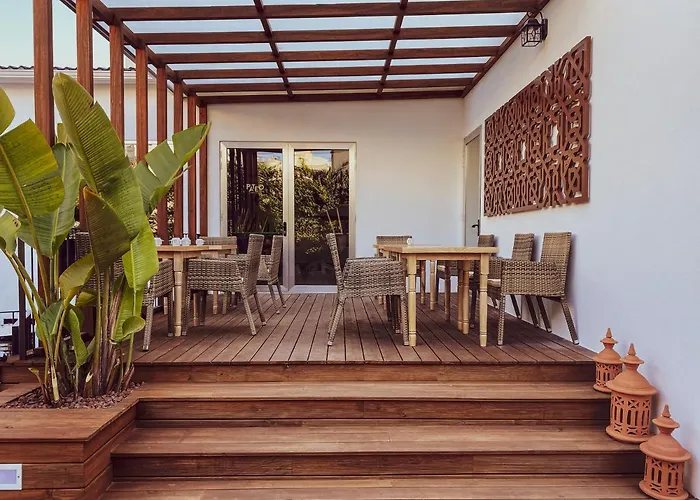 Pate'o & אכסניה אובאר